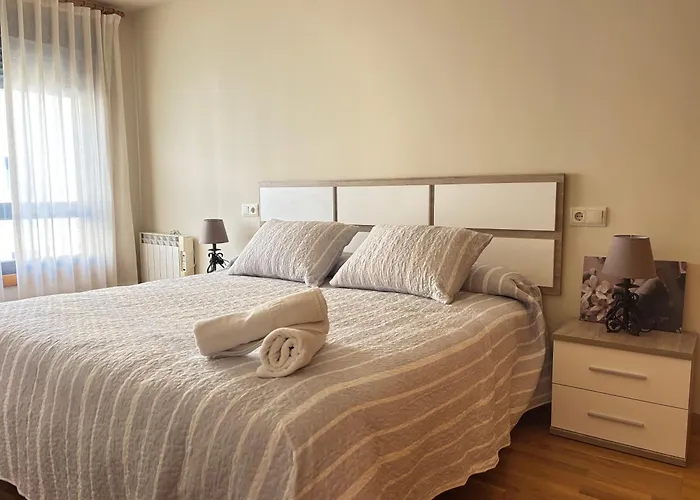 아파트 Desconectaengalicia Pinamar Con Piscina Y Parking, 50m Playa Silgar